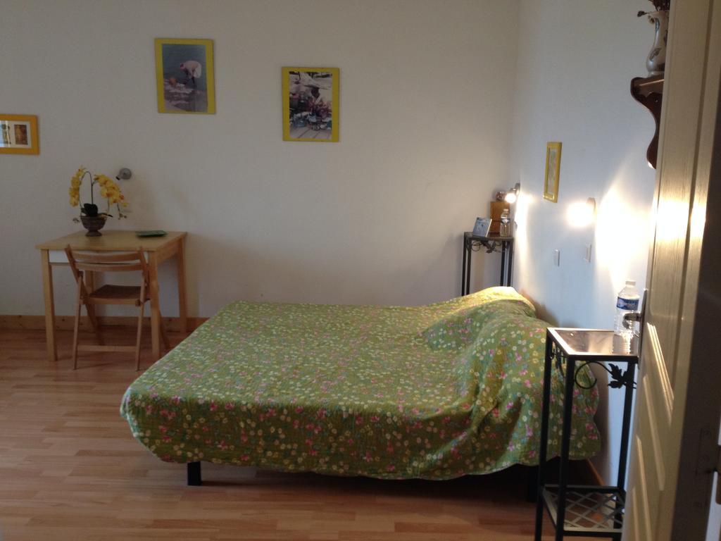 Le Pigeonnier De Quarré Bed and Breakfast Habitación foto